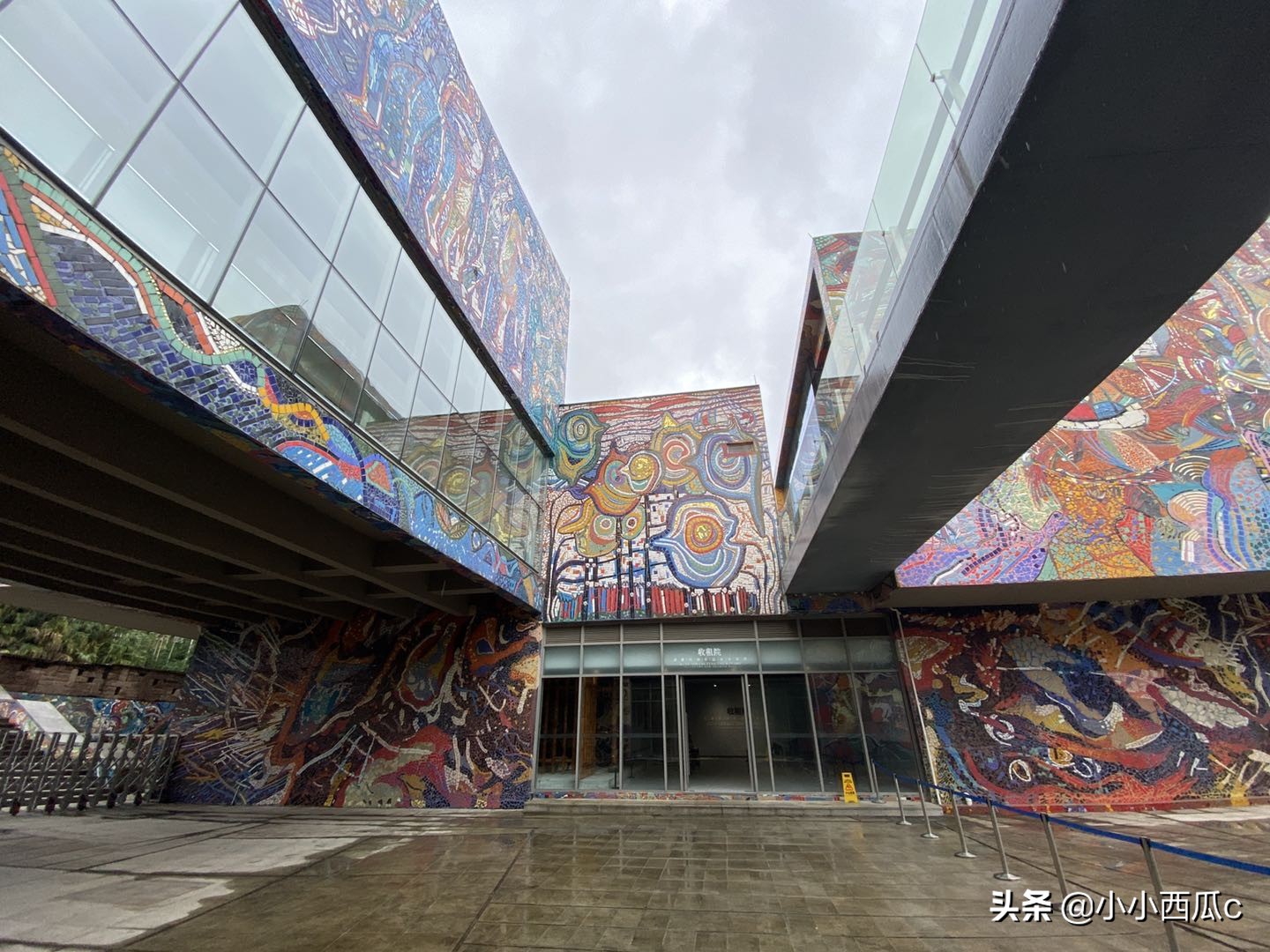 中国最靓丽、最酷炫的美术馆，就在重庆，成了重庆必打卡十景之一