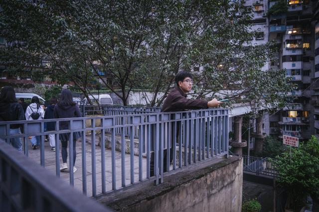 白象居，重庆人民智慧结晶，堪称最难爬的住宅