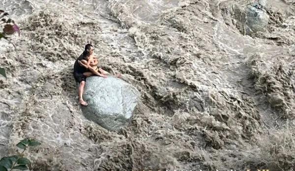 彭州山洪致7死 第二天仍有游客前往（彭州被水淹了）