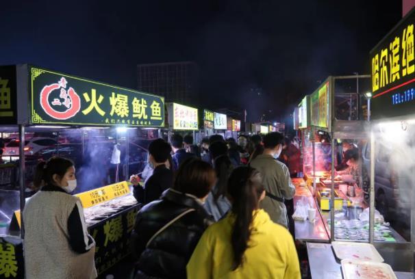 青岛的夜市小吃街在哪里 夜市哪里最热闹