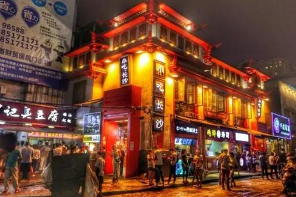 中国十大知名美食街（中国小吃街排行榜前十名有哪些）