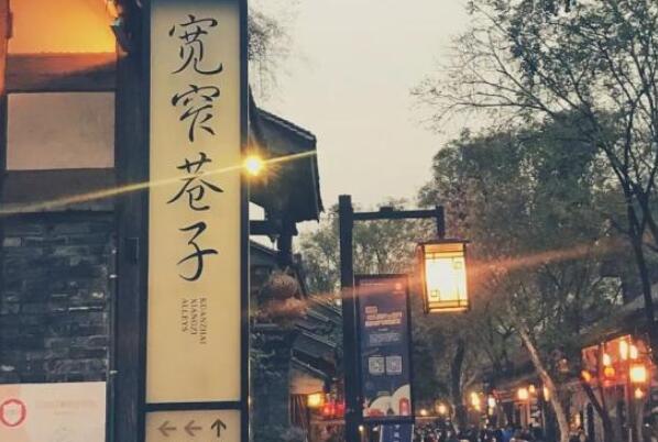 中国十大知名美食街（中国小吃街排行榜前十名有哪些）